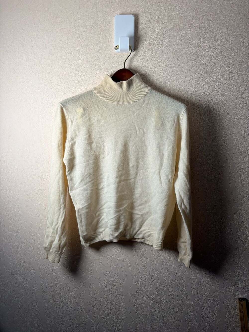 Dress Barn Vintage 100% Cashmere Mock Neck Sweater Cream Size M